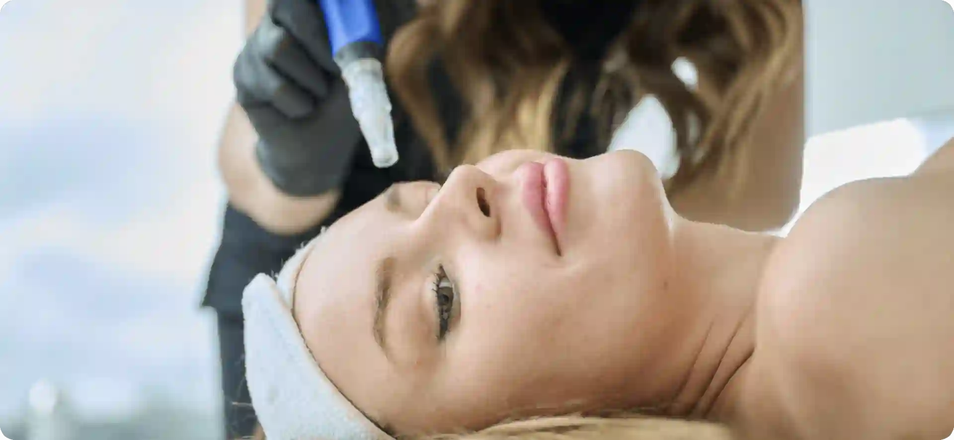 How Do Microneedles Trigger New Collagen and Elastin in Loose Skin Bexhill?